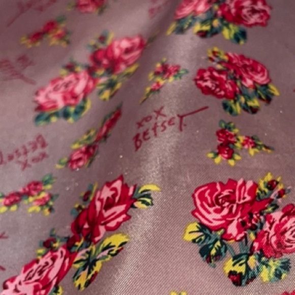 Betsey Johnson Pink Floral Embossed Laptop Bag - Picture 2 of 13